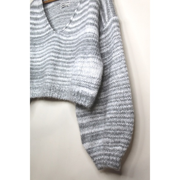Urban Outfitters Lyra Pullover Cropped Sweater - Picture 8 of 11